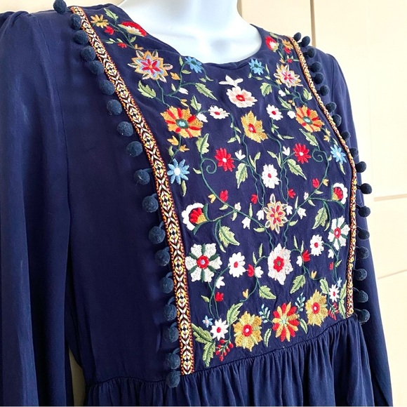 Navy Blue Embroidered Dress Sz Medium Floral Boho Long Sleeves Tiered Elastic - Picture 4 of 17